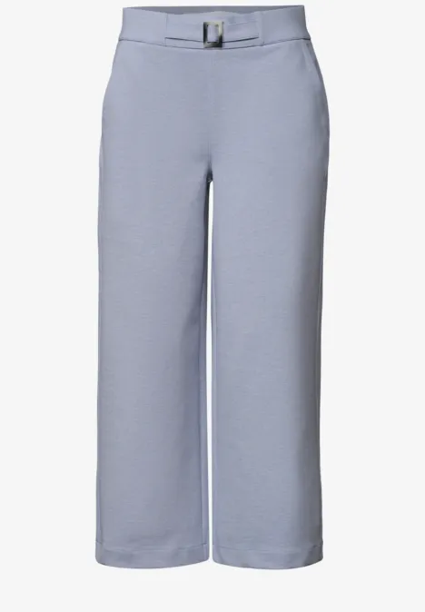 High Waist Culotte met gespdetail whispery blue Lichtblauwe enkellange broek met wijd uitlopende pijpen en bijpassende riem.