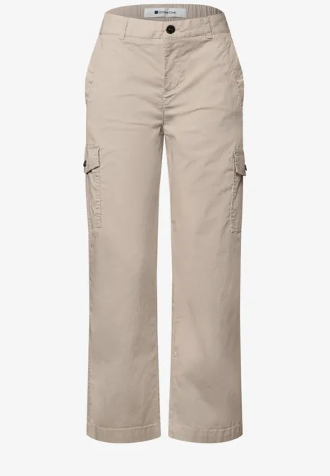 Straight Leg Hose im Cargo-Look clay sand Helle beigefarbene Cargo-Hose mit geradem Schnitt und seitlichen aufgesetzten Taschen.