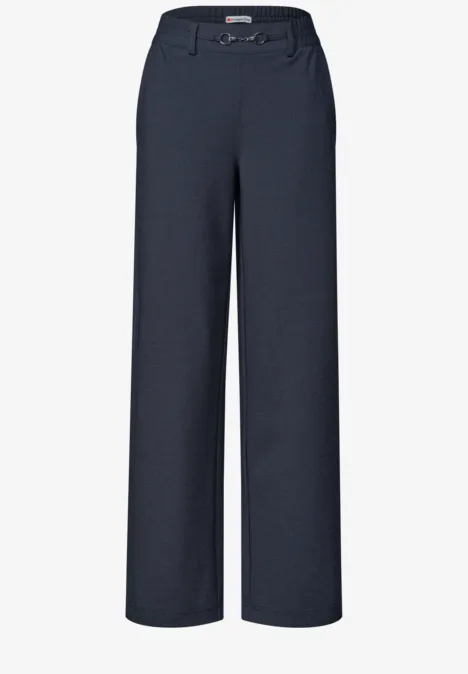 Donkerblauwe, wijdvallende broek van gladde stof
