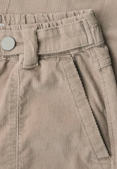 Beiger Corduroy-Hosenbund mit Gürtelschlaufen und Schrägtasche