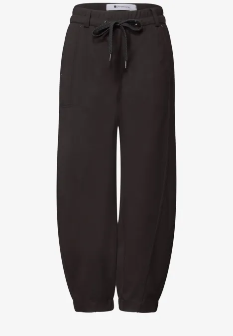 Pantalon taille haute Barrel Leg, coupe décontractée black coffee Schwarze Jogginghose mit Tunnelzug in der Taille und elastischen Bündchen, lässig und bequem.
