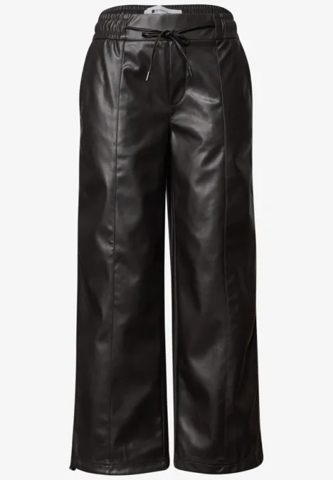 Straight Leg Hose in Leder-Optik black coffee Schwarze, weite Lederhose mit Tunnelzug und seitlichen Beinöffnungen.