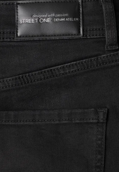 Mid Waist Jeans Culotte im Loose Fit black authentic washed Schwarze Jeans mit Street One Denim Atelier-Label am Bund