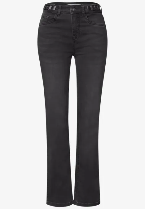 Bootcut-jeans met Mid Waist-taille in Slim Fit Black Washed Schwarze Jeans mit geradem, leicht ausgestelltem Bein und hoher Taille.