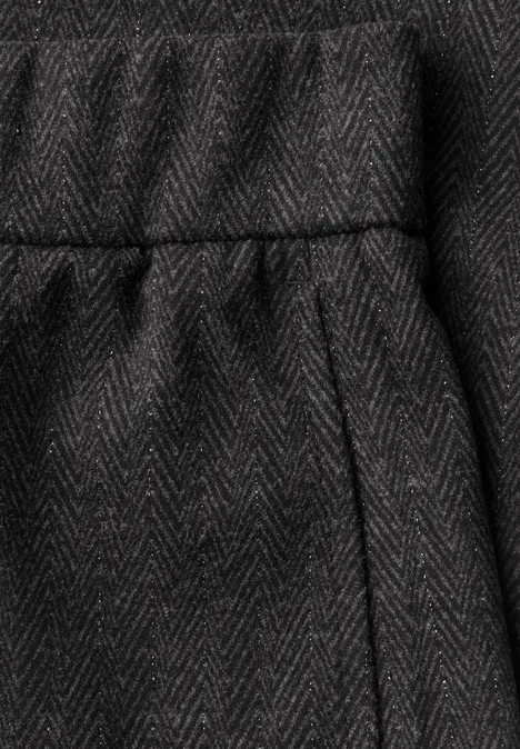 Culotte met High Waist en Loose Fit-pasvorm Black Nahaufnahme eines dunkelgrauen Fischgrätenstoffs mit elastischem Bund