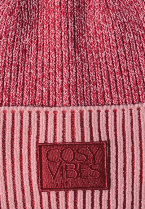 Beanie carpet red