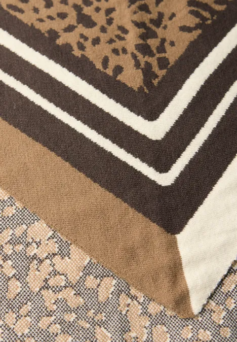 Dreieckstuch mit Leo-Muster Cinnamon Brown Dreieckstuch mit Leo-Muster Cinnamon Brown