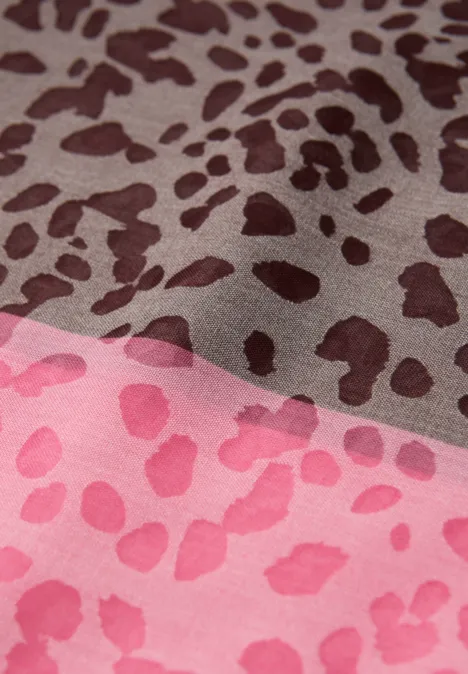 Sjaal met lusjespatroon blossom pink Sjaal met lusjespatroon blossom pink