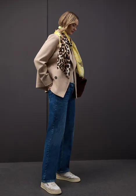 Leo Schal bloom yellow Leo Schal bloom yellow