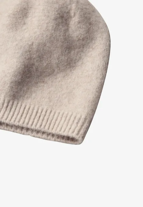 Feinstrick Beanie in Unifarbe Soft Sand Mel.