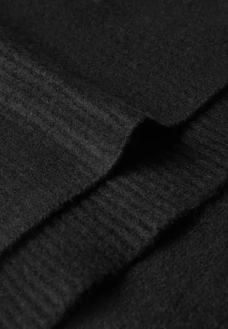 Lange, fijngebreide sjaal in effen kleur Black Lange, fijngebreide sjaal in effen kleur Black