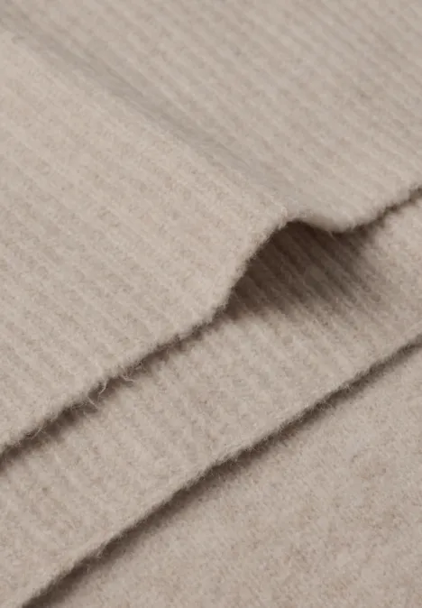 Longue écharpe en maille fine, couleur unie Soft Sand Mel.
