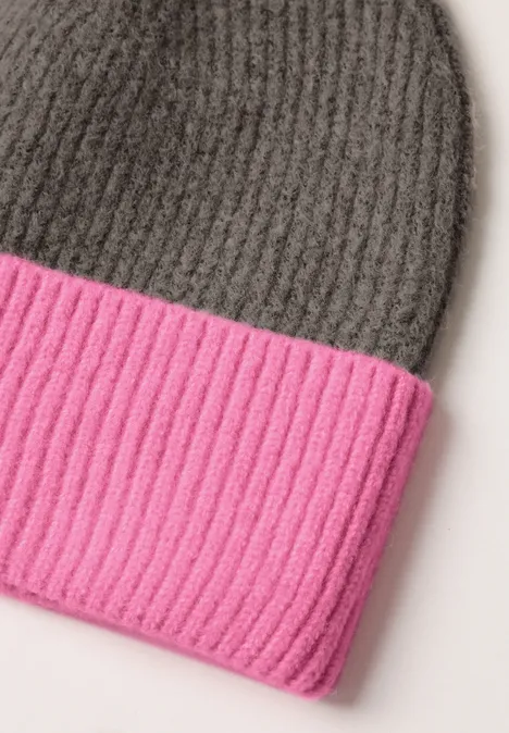 Bonnet en maille fine au look « color block » warm blush