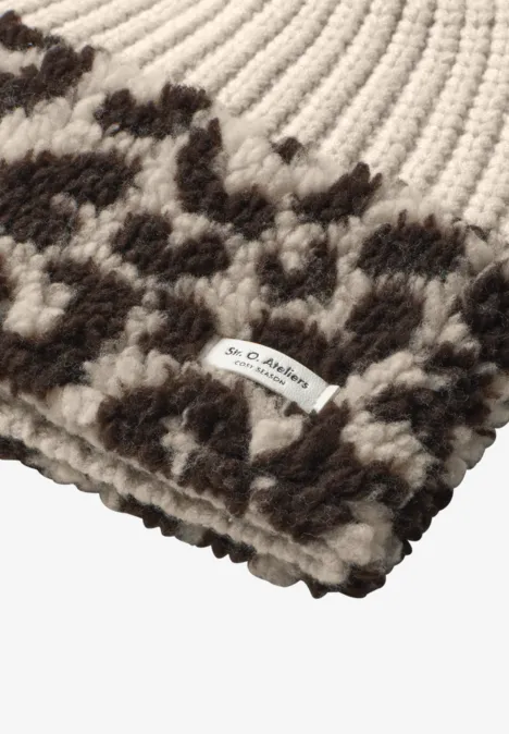 Bonnet en tricot avec des détails en peluche barley beige mel.