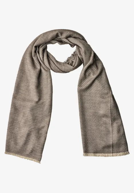 Geplooide sjaal met visgraatpatroon bark brown Geplooide sjaal met visgraatpatroon bark brown