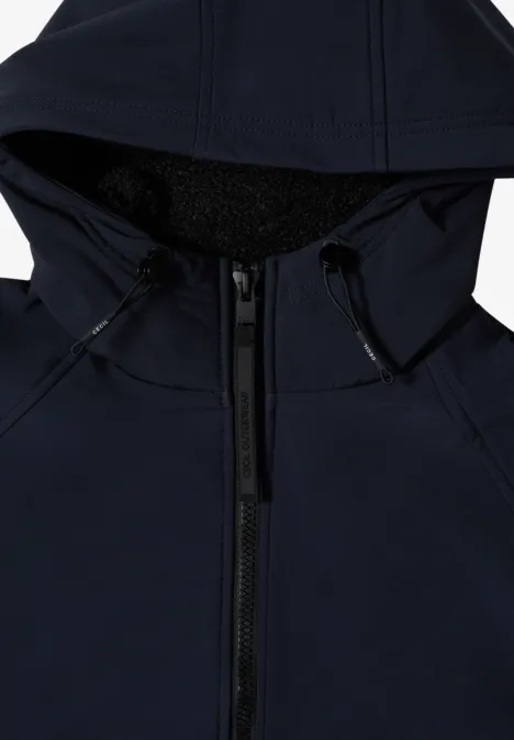 Schwarze Kapuzenjacke mit Reißverschluss und Kordelzug.