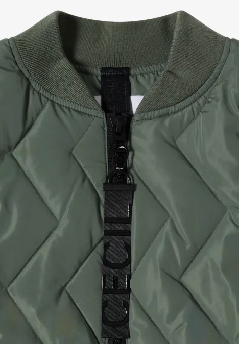Veste matelassée vert olive à losanges avec sangle noire et boucle à l'avant