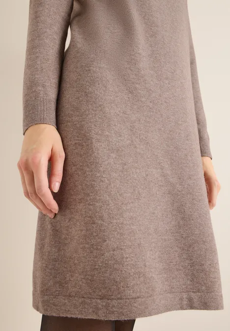 Kuscheliges Rollkragen Kleid chocolate mousse melange