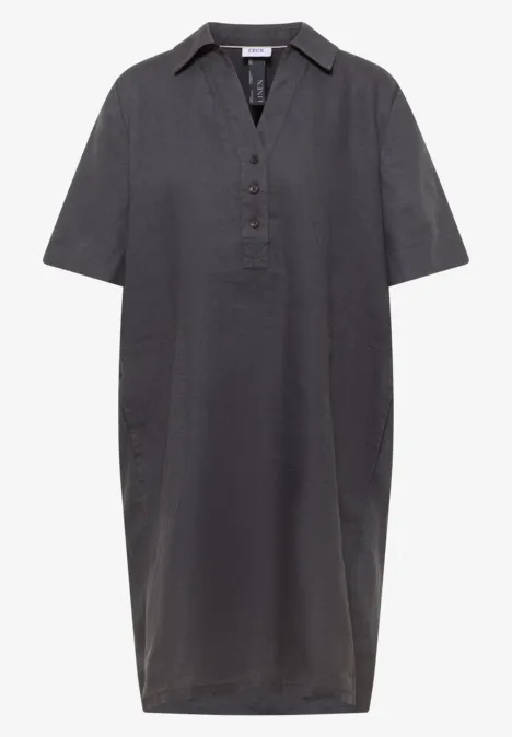 Schlichtes, dunkelgraues Hemdkleid mit kurzen Ärmeln und geradem Schnitt.