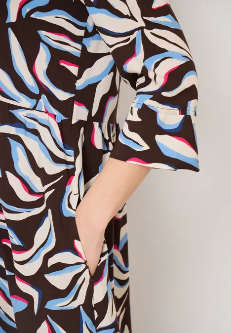 Kleid mit floralem Muster macchiato brown Kleid mit floralem Muster macchiato brown