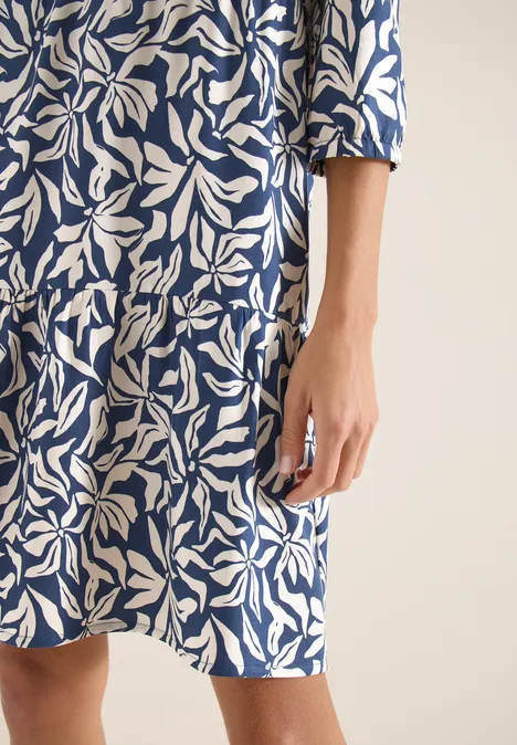 Knielange jurk met volants sporty denim blue Knielange jurk met volants sporty denim blue