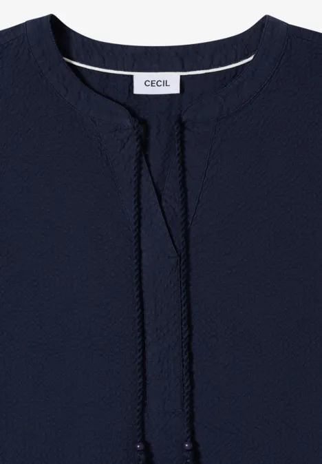 Knielanges Kleid in Seersuckerqualität universal blue Knielanges Kleid in Seersuckerqualität universal blue