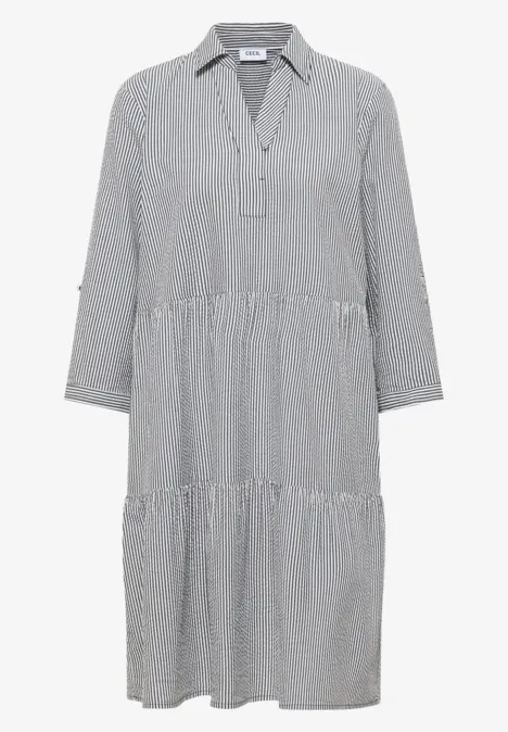 Knielanges Kleid in Seersuckerqualität universal blue