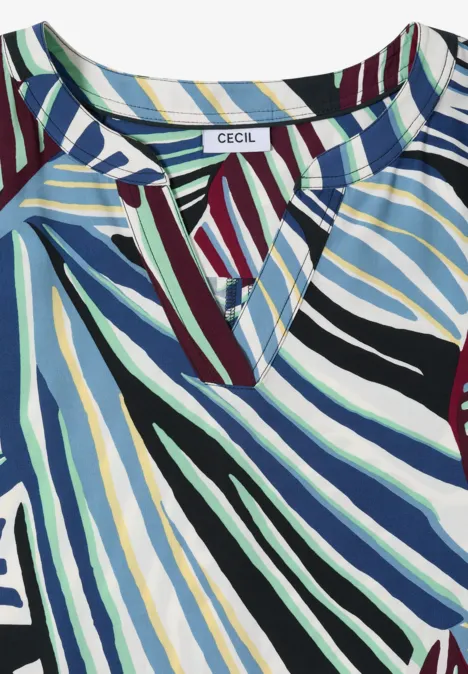Dames T-shirt met V-hals en kleurrijke strepen in blauw, groen, zwart en bordeaux.