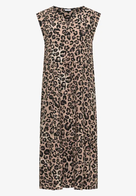 Ärmelloses Midi-Kleid mit klassischem Leopardenmuster in Beige und Schwarz.