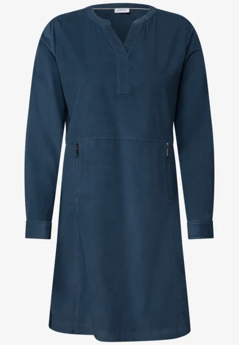 Blaues, langärmliges Freizeitkleid mit V-Ausschnitt und Reißverschlusstaschen, knielang und bequem.