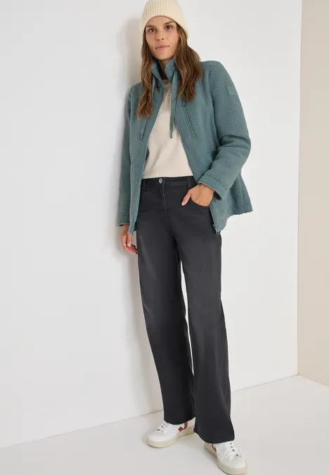 Kuschelige Jacke mit Details ice hill green