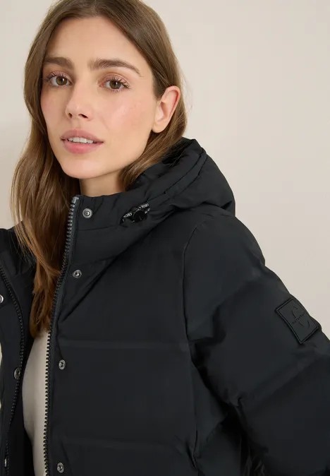 Sportive Jacke mit Kapuze Black