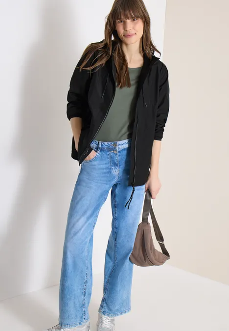 Jacke mit Kapuze und Tunnelzug Black Jacke mit Kapuze und Tunnelzug Black