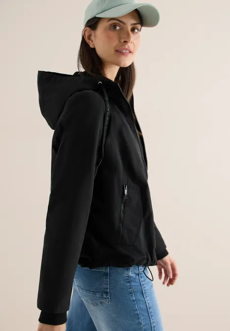 Kurze Jacke Black