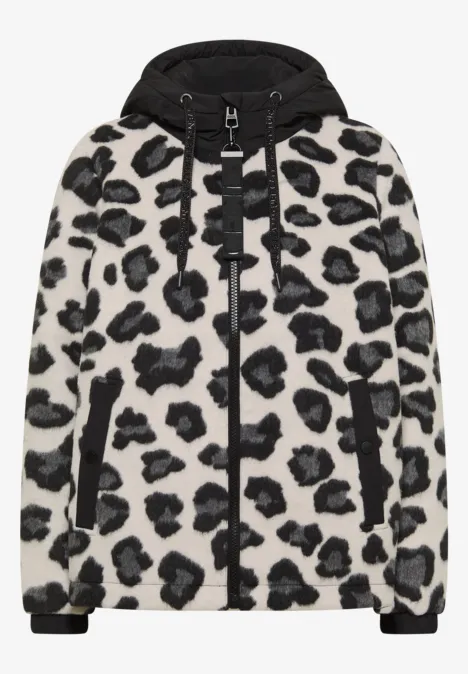 Jacke mit Wollanteil und Leo-Muster Black Jacke mit weißem Grund und schwarzem Leopardenmuster, Reißverschluss, Kapuze und Seitentaschen.