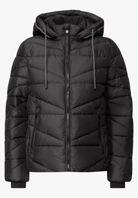 Schwarze, gesteppte Kapuzenjacke mit Reißverschluss und elastischen Ärmelbündchen.