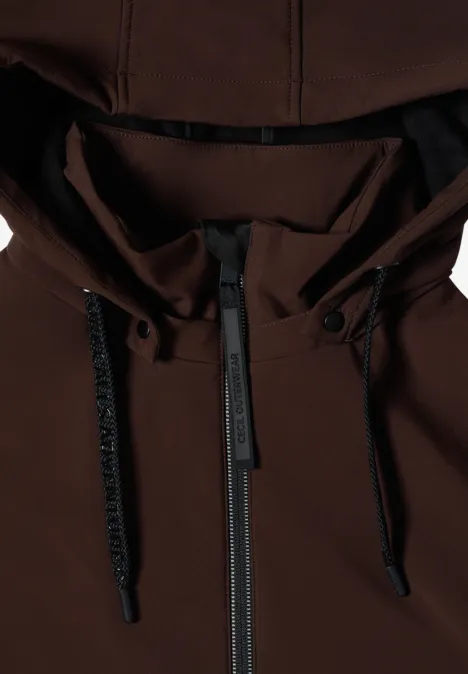 Nahaufnahme einer braunen Kapuzenjacke mit Reißverschluss und Kordelzügen.