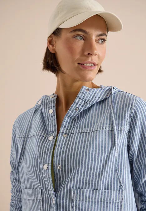 Overshirt mit Kapuze und Streifen mid blue wash Overshirt mit Kapuze und Streifen mid blue wash