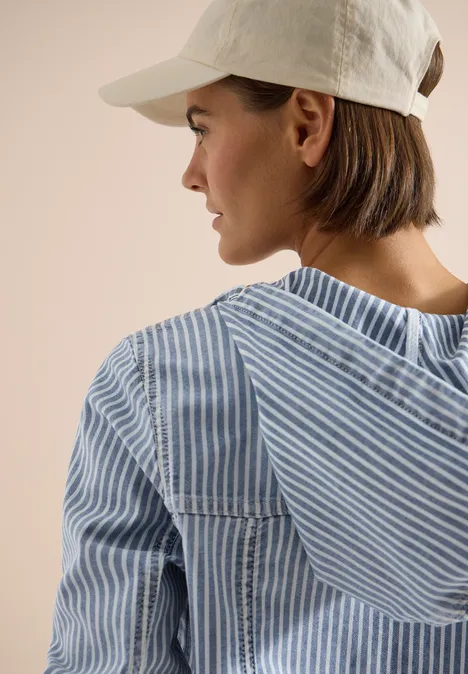 Overshirt mit Kapuze und Streifen mid blue wash Overshirt mit Kapuze und Streifen mid blue wash
