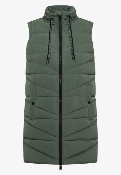 Long gilet matelassé sans manches à capuche et fermeture éclair, couleur vert olive.