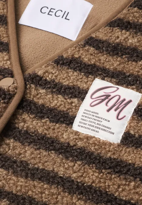 Teddy-Weste mit V-Neck und Streifen creamy mocha Braun gestreifter Strickcardigan mit Markenetiketten 'CECIL' und 'G&M'.