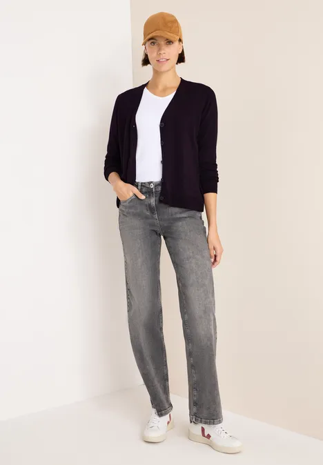 V-Neck Cardigan eggplant red
