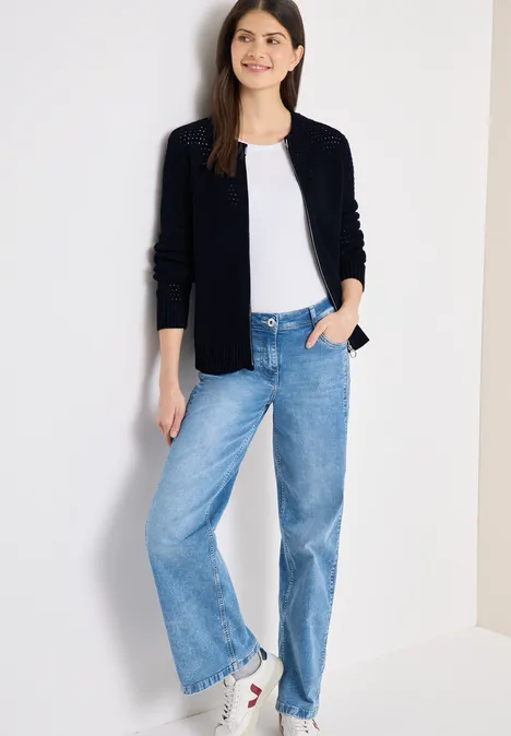 Gehaakt vest universal blue Gehaakt vest universal blue