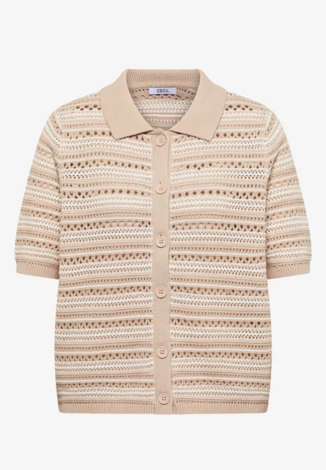 Beige kurzärmliges Strickpolo mit Knopfleiste und zarten Lochstrick-Mustern.