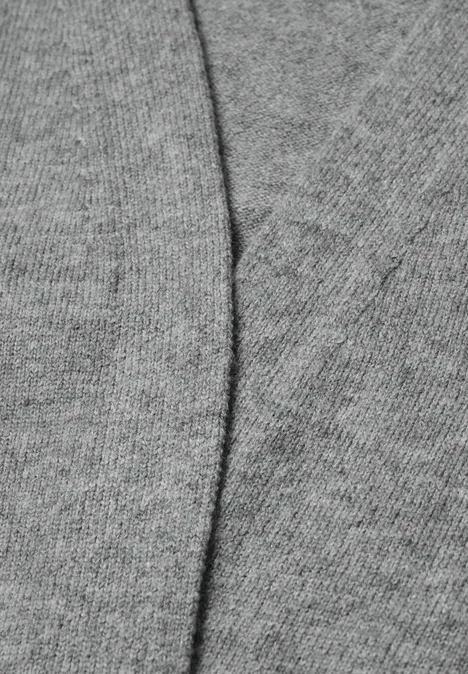Długi kardigan o luźnym kroju sporty grey melange Zbliżenie na szary materiał z wyraźnym szwem.
