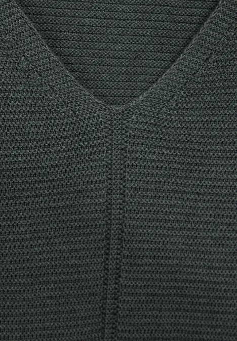 Pullover mit V-Ausschnitt strong khaki Pullover mit V-Ausschnitt strong khaki