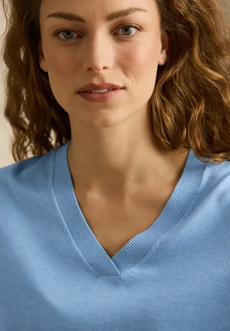 V-Neck Pullover light blue melange