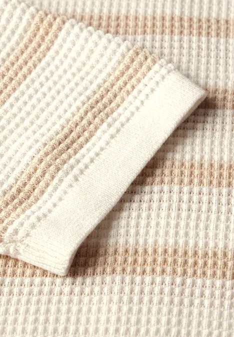 Gestreepte trui met structuur pearl beige