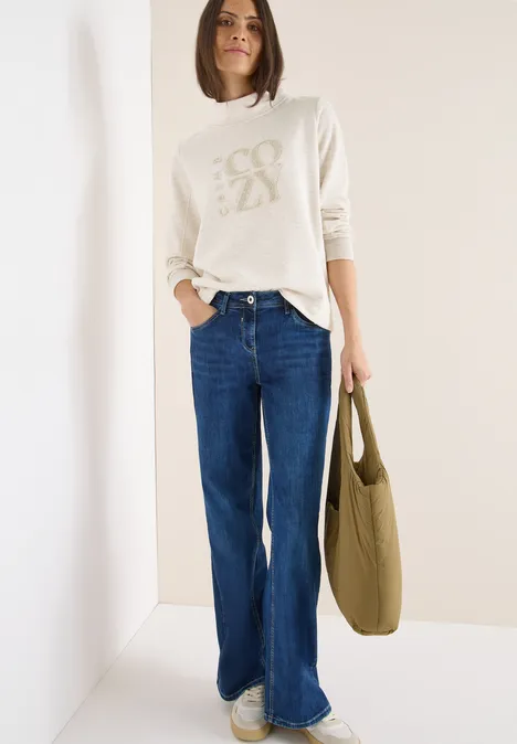 Pull avec broderie null