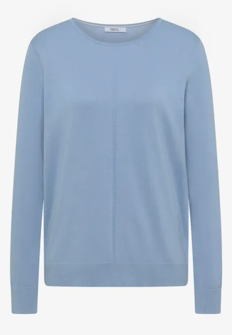 Hellblauer Pullover mit Rundhalsausschnitt und langen Ärmeln.